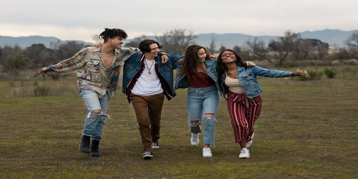Gen Z Social Life: Making Friends, Setting Boundaries and Building Real Connections